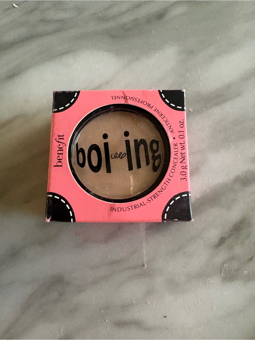 Benefit Concealer 01 - Picture 1 of 4